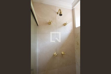 Apartamento à venda com 335m², 4 quartos e 6 vagasBanheiro da Suíte 2