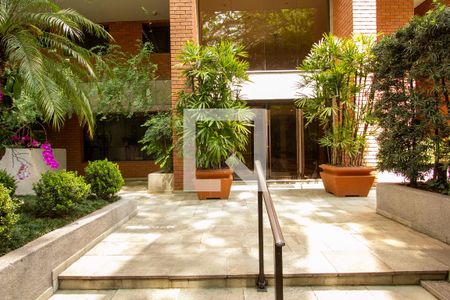 Apartamento à venda com 335m², 4 quartos e 6 vagasEntrada