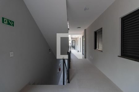 Apartamento para alugar com 31m², 1 quarto e sem vaga Apartamento para alugar com 31m², 1 quarto e sem vagaEscada