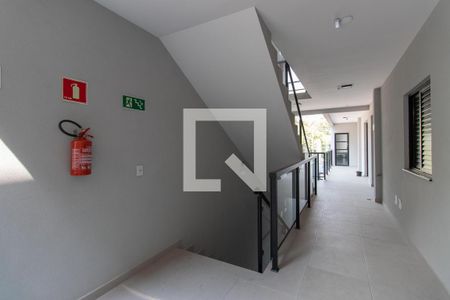 Apartamento para alugar com 31m², 1 quarto e sem vaga Apartamento para alugar com 31m², 1 quarto e sem vagaEscada