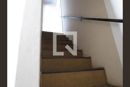 Escadas de casa à venda com 2 quartos, 76m² em Vila Julio Cesar, São Paulo