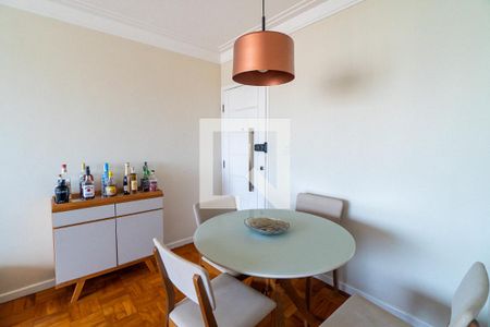 Apartamento à venda com 62m², 2 quartos e 1 vagaSala