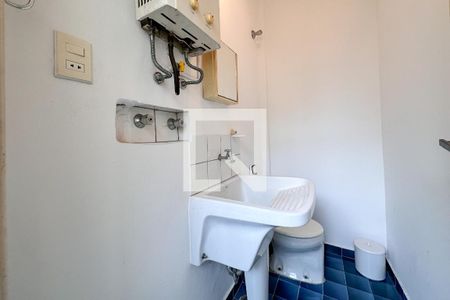 Apartamento para alugar com 112m², 2 quartos e sem vaga Apartamento para alugar com 112m², 2 quartos e sem vagaBanheiro de Serviço