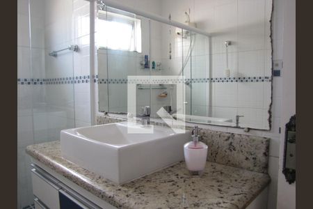 Casa à venda com 230m², 3 quartos e 2 vagasBanheiro 1
