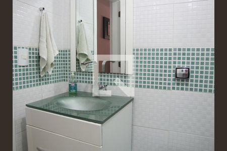 Casa à venda com 230m², 3 quartos e 2 vagasBanheiro 2