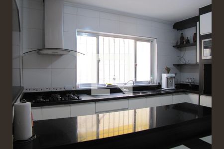 Casa à venda com 230m², 3 quartos e 2 vagasCozinha