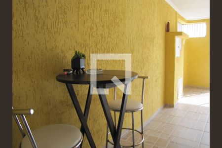 Casa à venda com 230m², 3 quartos e 2 vagasAcesso