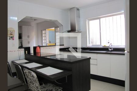 Casa à venda com 230m², 3 quartos e 2 vagasCozinha
