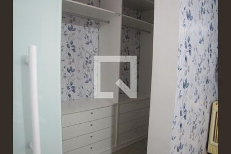 Casa à venda com 230m², 3 quartos e 2 vagasCloset Quarto 2