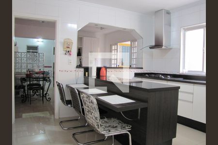 Casa à venda com 230m², 3 quartos e 2 vagasCozinha