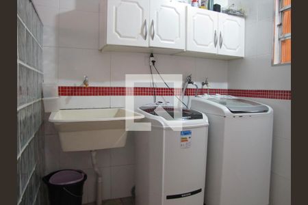 Casa à venda com 230m², 3 quartos e 2 vagasÁrea de Serviço