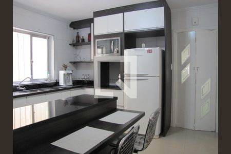 Casa à venda com 230m², 3 quartos e 2 vagasCozinha