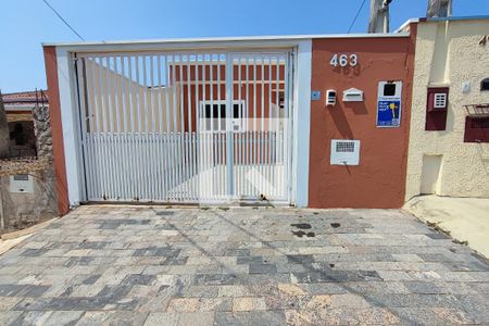 Casa à venda com 112m², 3 quartos e 2 vagasFachada