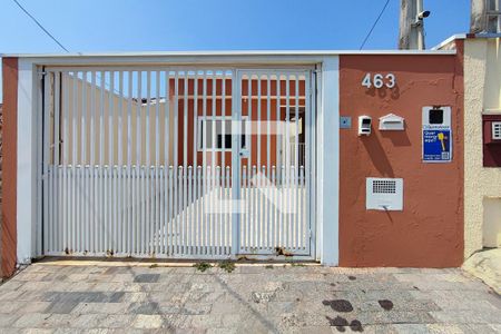 Casa à venda com 112m², 3 quartos e 2 vagasFachada