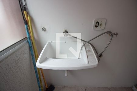 Apartamento à venda com 48m², 3 quartos e 1 vaga Apartamento à venda com 48m², 3 quartos e 1 vagaCozinha e Área de Serviço