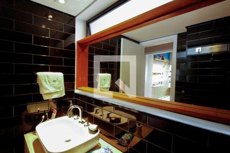 Apartamento à venda com 105m², 2 quartos e 1 vaga Apartamento à venda com 105m², 2 quartos e 1 vagaBanheiro Social