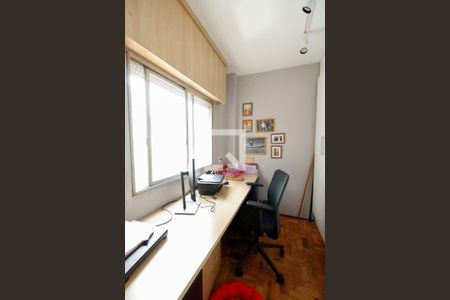 Apartamento à venda com 105m², 2 quartos e 1 vaga Apartamento à venda com 105m², 2 quartos e 1 vagaEscritorio