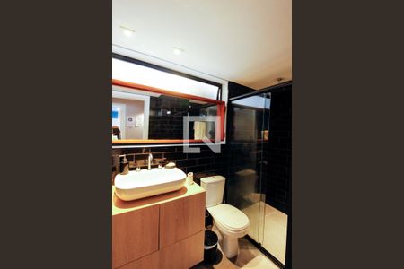 Apartamento à venda com 105m², 2 quartos e 1 vaga Apartamento à venda com 105m², 2 quartos e 1 vagaBanheiro Social