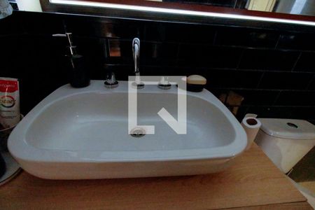 Apartamento à venda com 105m², 2 quartos e 1 vaga Apartamento à venda com 105m², 2 quartos e 1 vagaBanheiro Social