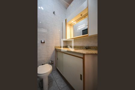 Casa para alugar com 329m², 4 quartos e 3 vagasBanheiro suíte 2