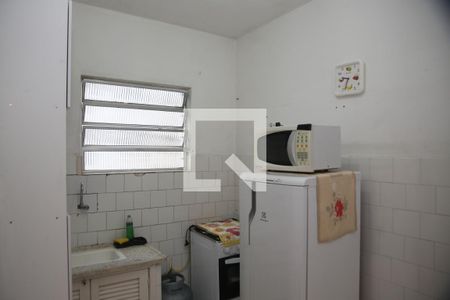 Cozinha de apartamento para alugar com 1 quarto, 45m² em Guilhermina, Praia Grande