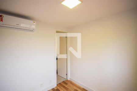 Suíte 1 de casa de condomínio para alugar com 2 quartos, 147m² em Real Parque, São Paulo