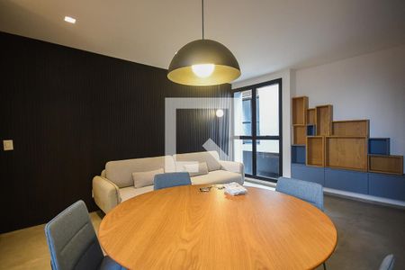 Sala de casa de condomínio para alugar com 2 quartos, 147m² em Real Parque, São Paulo
