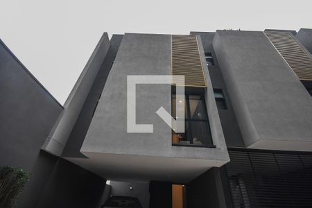 Casa de condomínio para alugar com 147m², 2 quartos e 2 vagas Casa de condomínio para alugar com 147m², 2 quartos e 2 vagasFachada