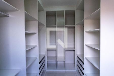 Apartamento para alugar com 43m², 1 quarto e sem vaga Apartamento para alugar com 43m², 1 quarto e sem vagaCloset da suíte