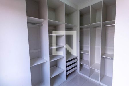 Apartamento para alugar com 43m², 1 quarto e sem vaga Apartamento para alugar com 43m², 1 quarto e sem vagaCloset da suíte