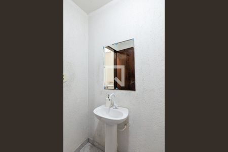 Banheiro social de casa para alugar com 2 quartos, 207m² em Montanhão, São Bernardo do Campo