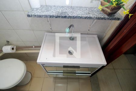 Banheiro de kitnet/studio para alugar com 1 quarto, 30m² em Centro, Rio de Janeiro