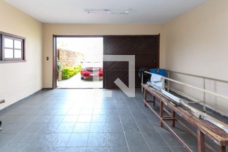 Casa à venda com 4 quartos, 200m² em Harmonia, Canoas