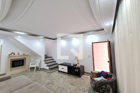 Sala de casa para alugar com 3 quartos, 190m² em Vila Ivone, São Paulo