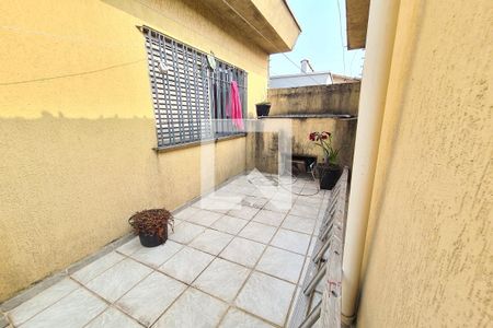 Quintal de casa para alugar com 3 quartos, 190m² em Vila Ivone, São Paulo