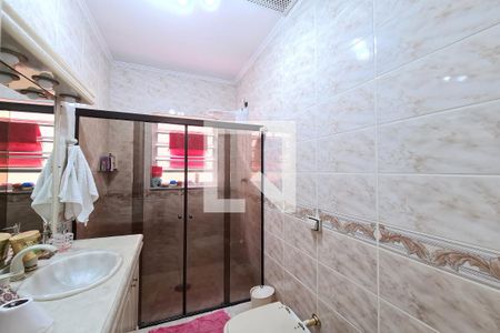 Banheiro 1 de casa para alugar com 3 quartos, 190m² em Vila Ivone, São Paulo
