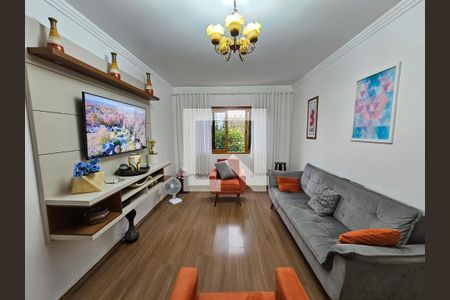 Sala de casa à venda com 3 quartos, 250m² em Jardim Morro Verde, São Paulo