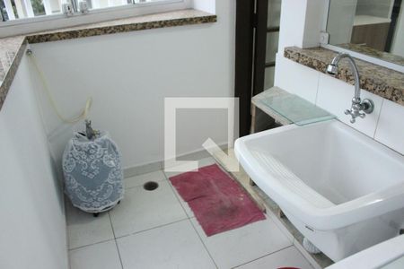 Apartamento para alugar com 165m², 3 quartos e 1 vagaÁrea de Serviço