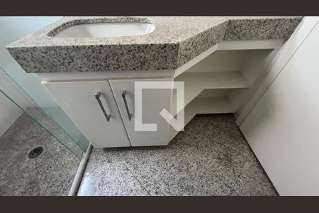 Apartamento para alugar com 262m², 3 quartos e 4 vagas Apartamento para alugar com 262m², 3 quartos e 4 vagasBanheiro da suite 2