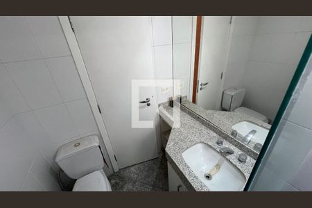 Apartamento para alugar com 262m², 3 quartos e 4 vagas Apartamento para alugar com 262m², 3 quartos e 4 vagasBanheiro da suite 1