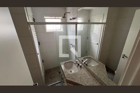 Apartamento para alugar com 262m², 3 quartos e 4 vagas Apartamento para alugar com 262m², 3 quartos e 4 vagasBanheiro da suite 2