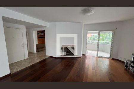 Apartamento para alugar com 262m², 3 quartos e 4 vagas Apartamento para alugar com 262m², 3 quartos e 4 vagasLareira