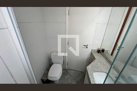 Apartamento para alugar com 262m², 3 quartos e 4 vagas Apartamento para alugar com 262m², 3 quartos e 4 vagasBanheiro da suite 1
