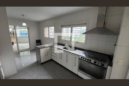Apartamento para alugar com 262m², 3 quartos e 4 vagas Apartamento para alugar com 262m², 3 quartos e 4 vagasCozinha