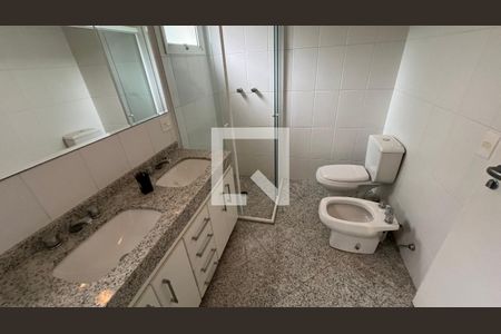 Apartamento para alugar com 262m², 3 quartos e 4 vagas Apartamento para alugar com 262m², 3 quartos e 4 vagasBanheiro da suite 3