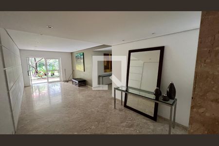Apartamento para alugar com 262m², 3 quartos e 4 vagas Apartamento para alugar com 262m², 3 quartos e 4 vagasHall de entrada