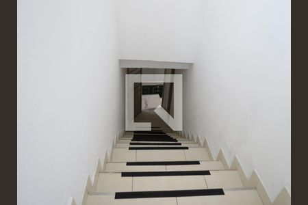 Casa para alugar com 60m², 1 quarto e sem vagaEntrada Escadas