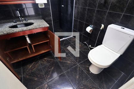 Banheiro Social de casa à venda com 2 quartos, 125m² em Vila Curuca, Santo André