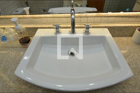 Apartamento à venda com 86m², 3 quartos e 1 vaga Apartamento à venda com 86m², 3 quartos e 1 vagaBanheiro social