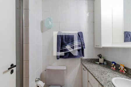 Banheiro de apartamento à venda com 3 quartos, 51m² em Vila Gumercindo, São Paulo